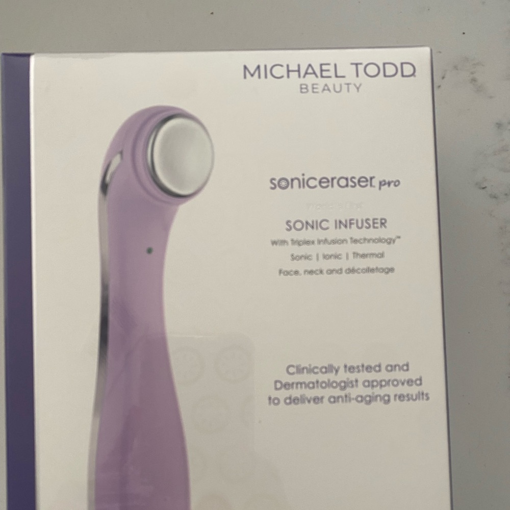 NWT Michael Todd beauty soniceraser